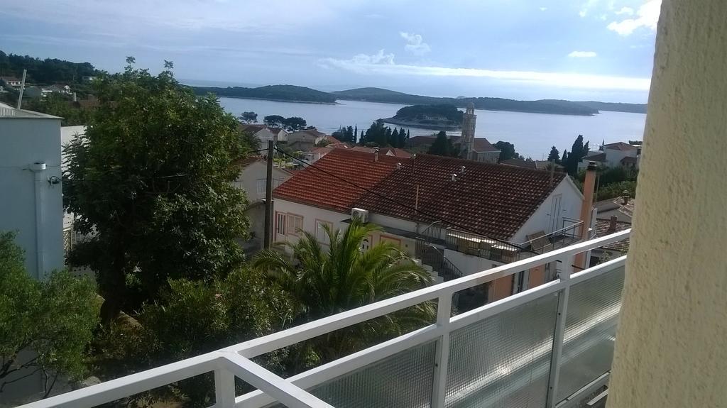 Apartments Jaksa Hvar Town Esterno foto